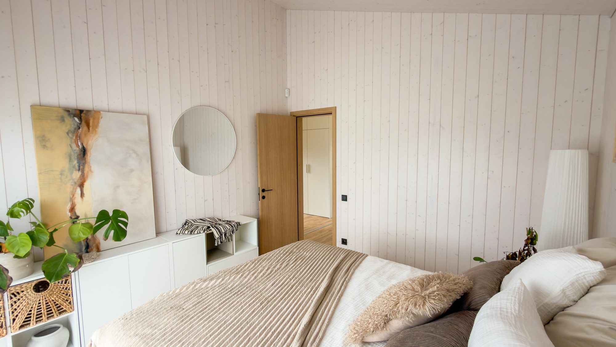 Living 80 bedroom