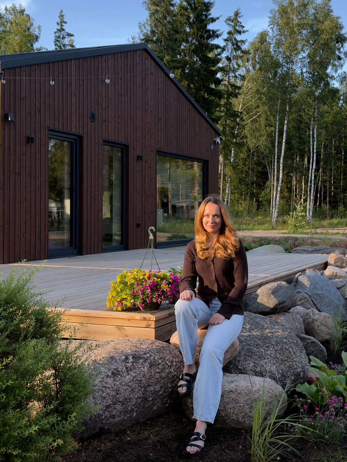 Elza at home outside their Milla 47